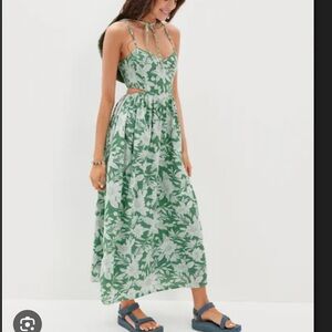American Eagle Outfitters Green Floral Maxi Dress
